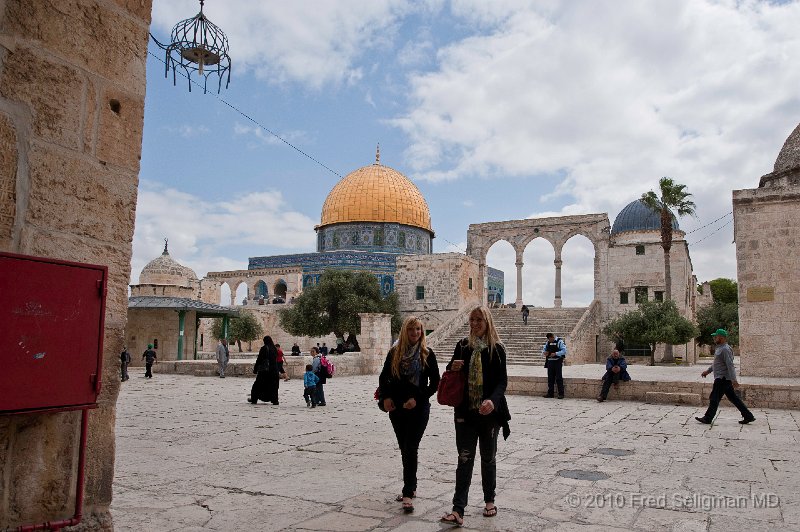 20100408_101720 D3.jpg - Dome of the Rock, a quanatir, and 2 attractive ladies from California